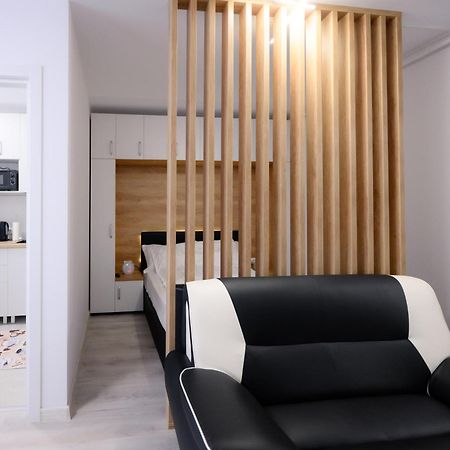 Ferienwohnung Charming Hideaway Inspired By El Profesor'S Intrigue Bukarest Exterior foto