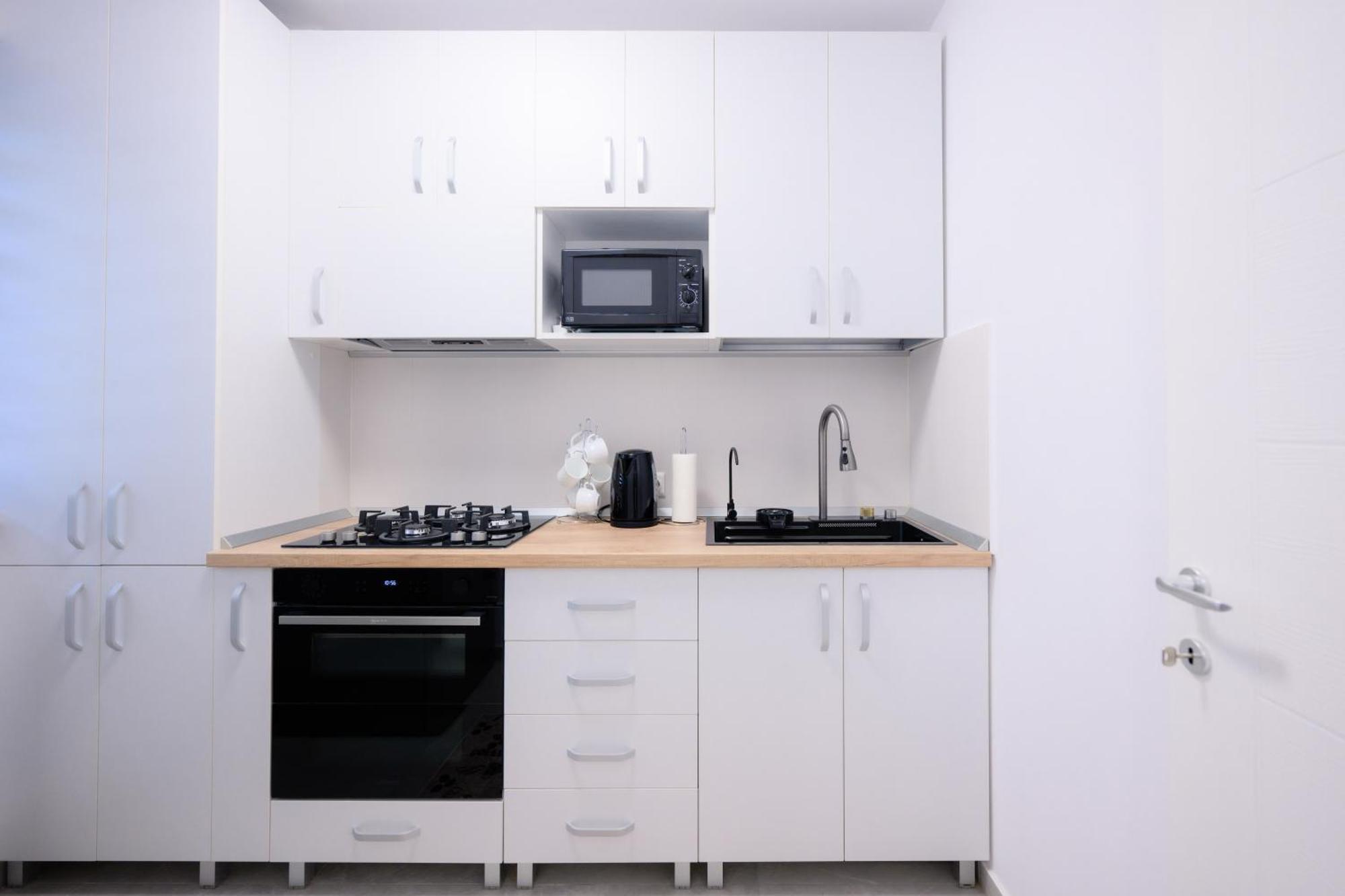 Ferienwohnung Charming Hideaway Inspired By El Profesor'S Intrigue Bukarest Exterior foto